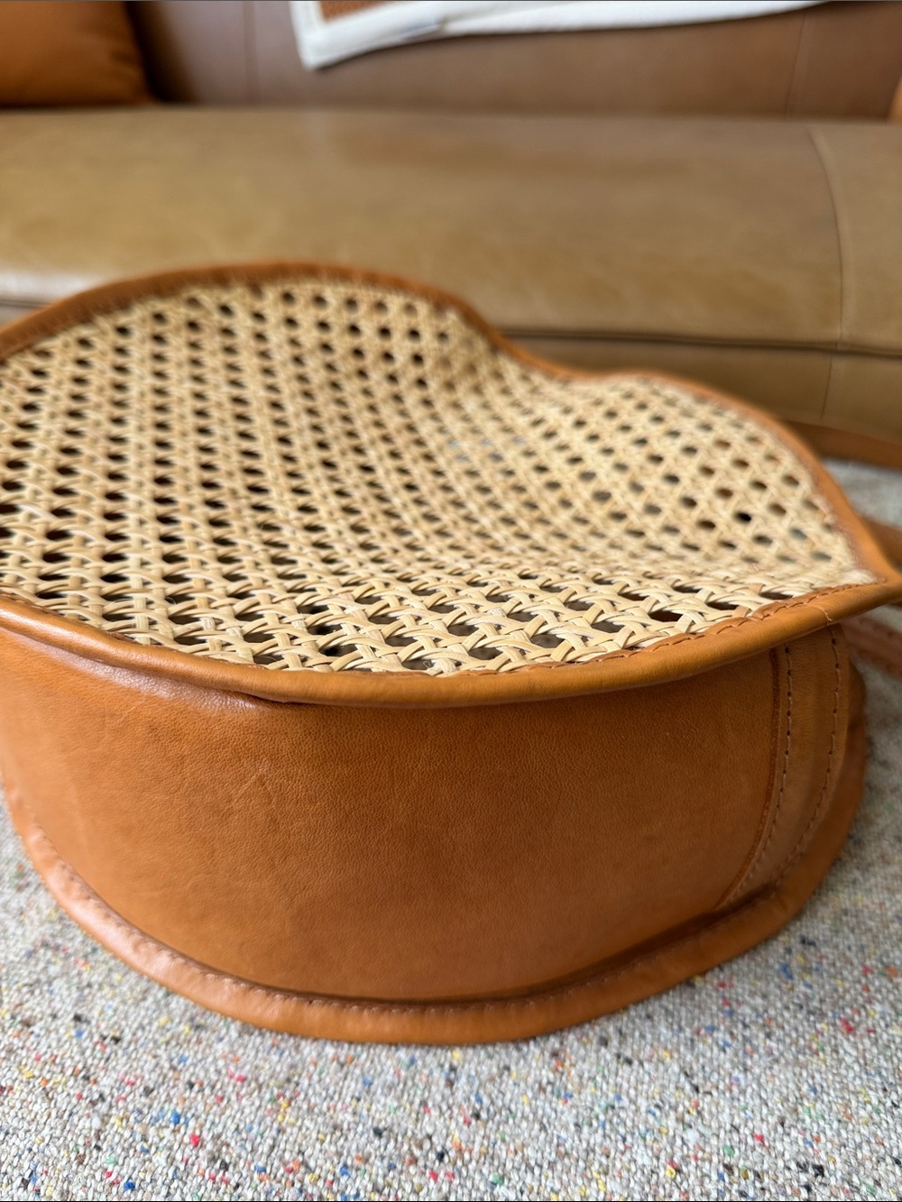 Round Leather Rattan Tote Bag from Bembien - Picture 8 of 11